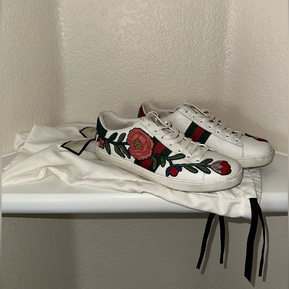 Gucci Floral Embroidered Women’s Ace Sneakers